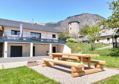 Aménagement parking devant Coeur de Fournache chambres d'hôtes Maurienne
